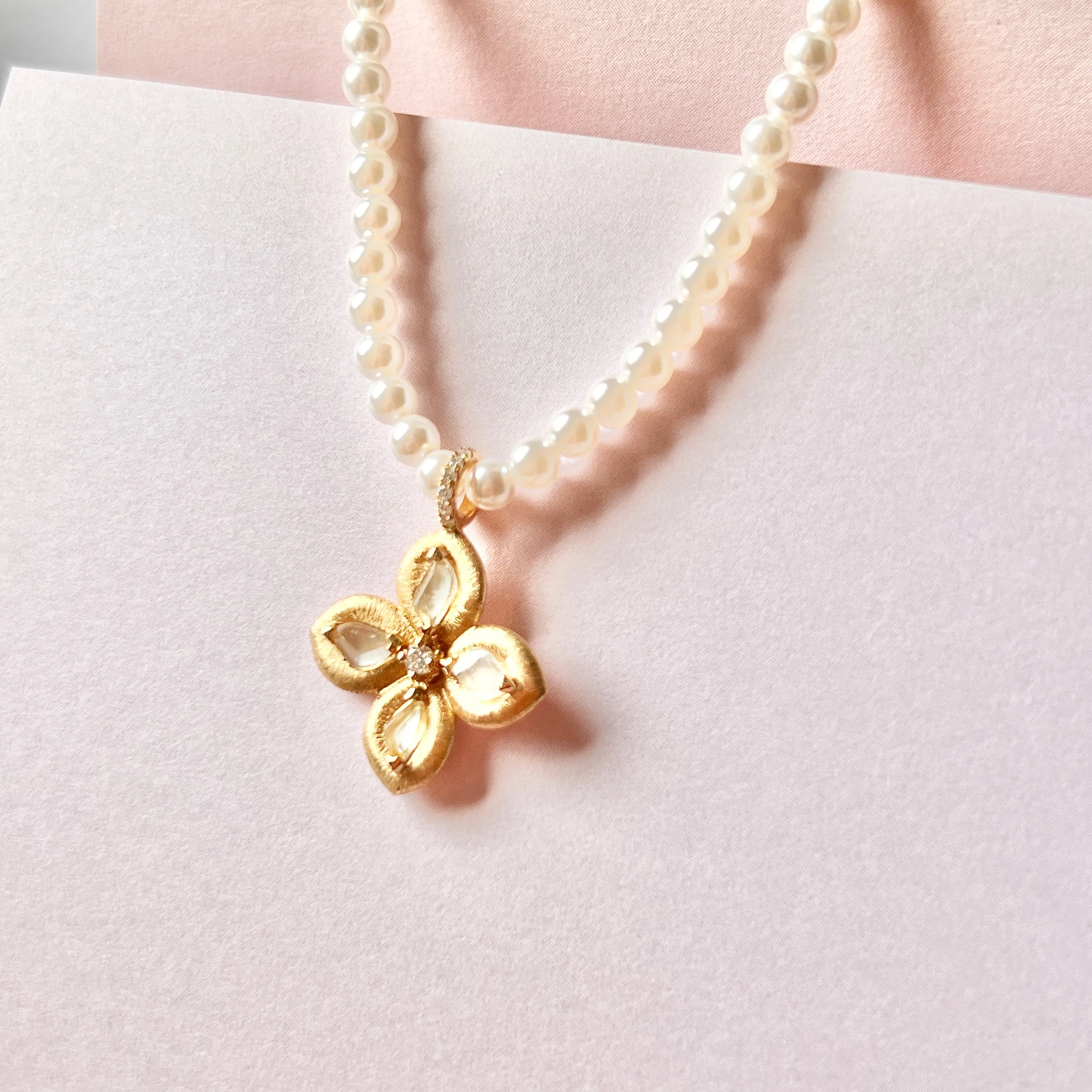 Icy A-Grade Jadeite Lilac Flower Emblem Pendant (Big Pearl Necklace) No. 172175