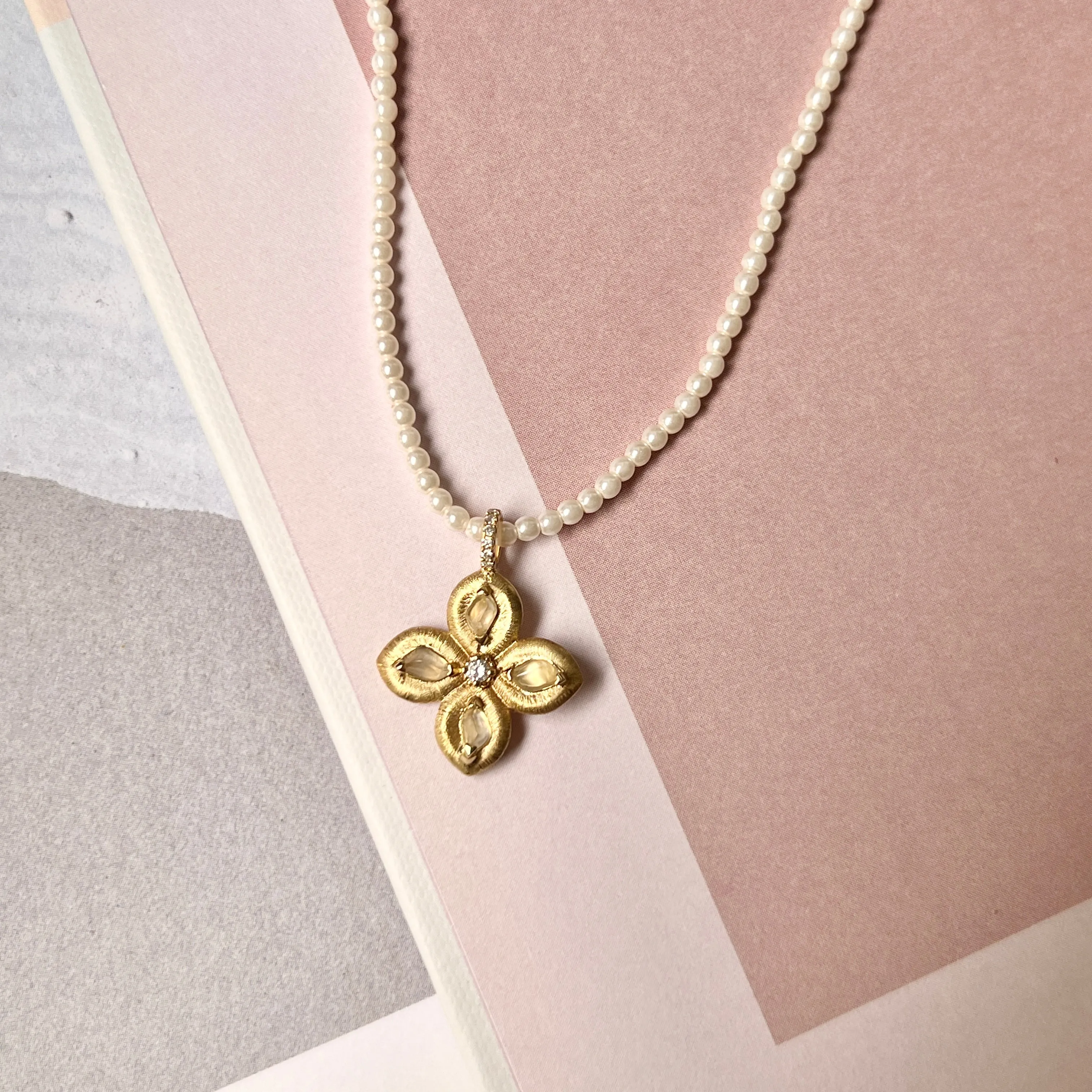Icy A-Grade Jadeite Lilac Flower Emblem Pendant (Small Pearl Necklace) No. 172175